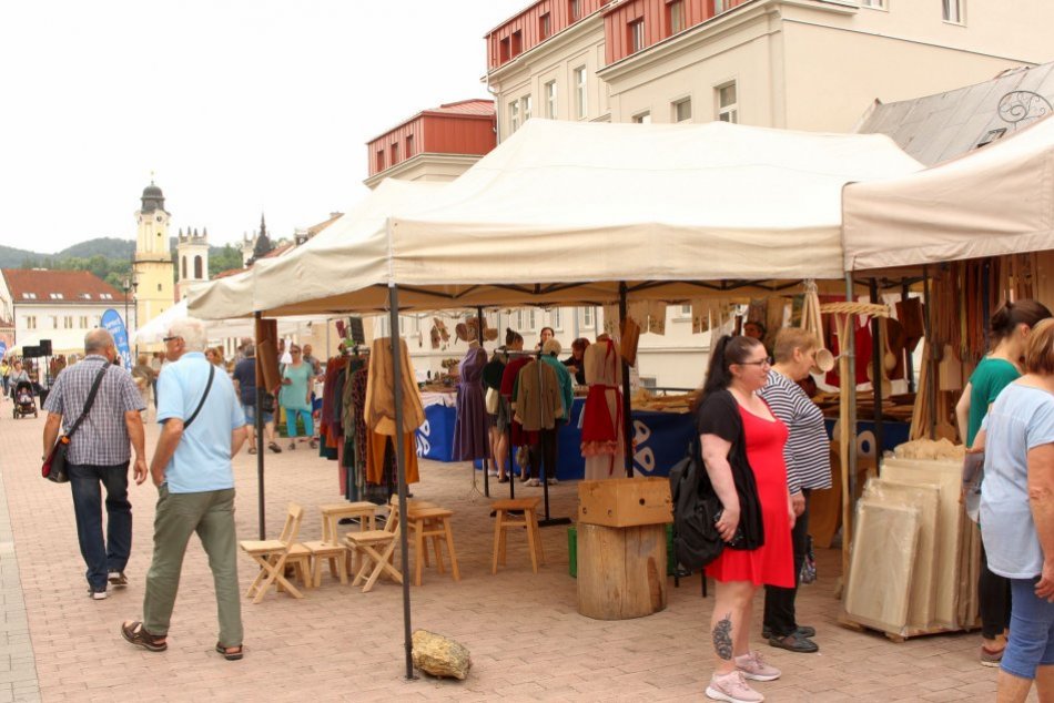 Ilustračný obrázok k článku ŽUPNÉ trhy zažijeme po celom Banskobystrickom kraji: Známe sú TERMÍNY aj ČASY