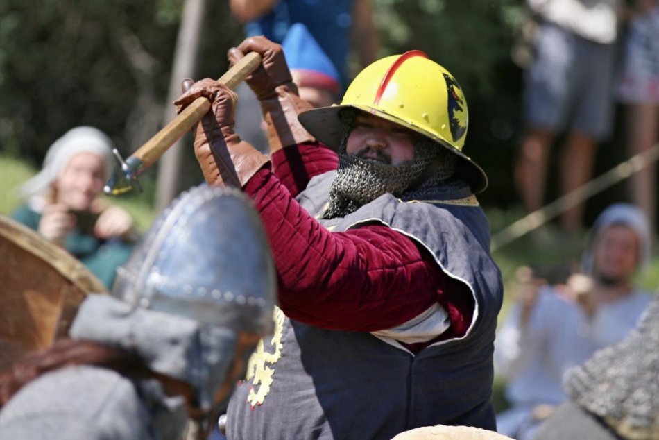 Ilustračný obrázok k článku Na Nitriansky hrad sa vrátia Kniežacie dni: Zapíšte si TERMÍN dvojdňového festivalu