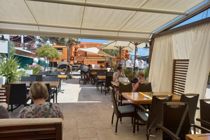 Ilustračný obrázok k článku Z Chorvátska sa turisti BALIA a odchádzajú: SMRAD, prach a hluk! Čo sa tam deje?