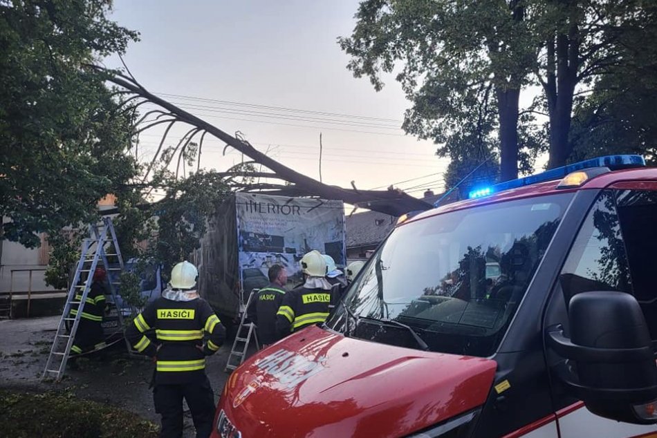 Ilustračný obrázok k článku Vyliaty potok a popadané stromy: Počasie narobilo problémy aj v Trnavskom kraji