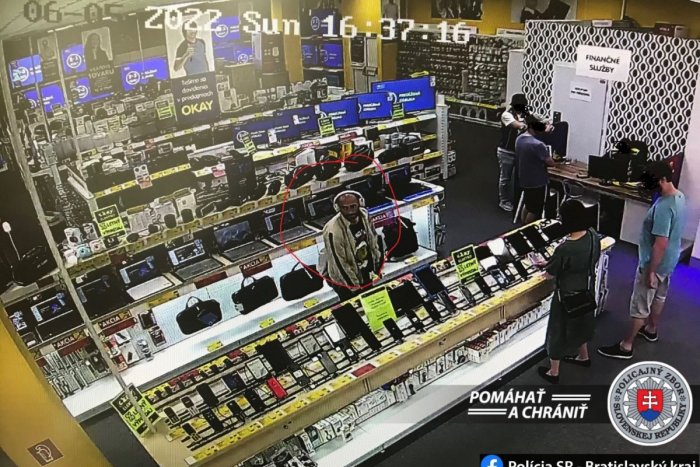 Ilustračný obrázok k článku Nepoznáte ho? Polícia potrebuje pomoc pri vypátraní zlodeja telefónu na Zlatých pieskoch