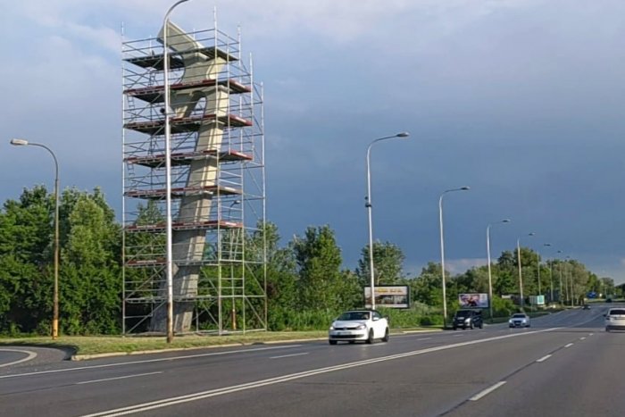 Ilustračný obrázok k článku HOLUBICU mieru po dlhých rokoch zrekonštruovali. Dočká sa aj špeciálnych NASVIETENÍ