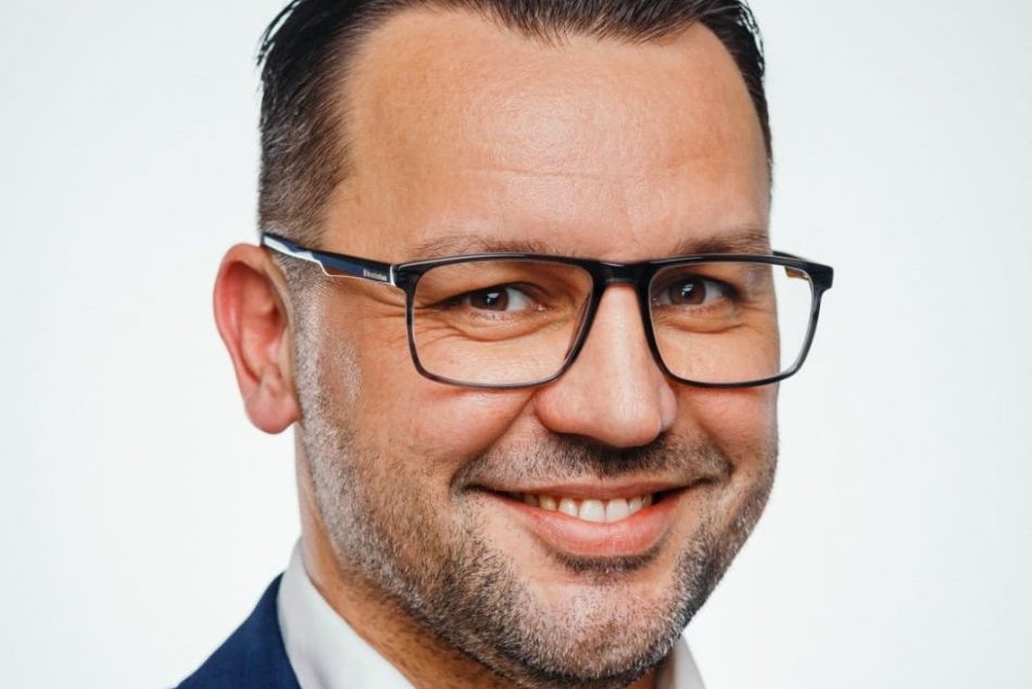 Ilustračný obrázok k článku Modranský sa vzdáva kandidatúry na predsedu BBSK: Koho podporí vo voľbách?