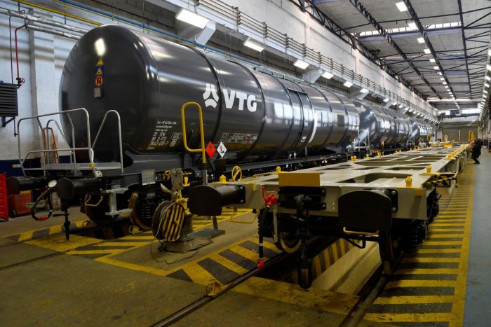 Ilustračný obrázok k článku Práce začnú v auguste a trvať budú rok: Tatravagónka zrekonštruuje elektrizačnú sústavu