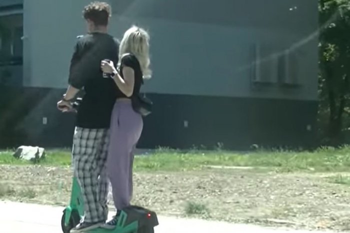 Ilustračný obrázok k článku VIDEO: Kolobežkári v Bratislave často jazdia NEBEZPEČNE až bláznivo, nehôd PRIBÚDA