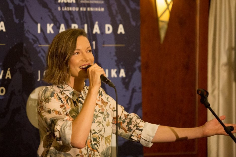 Ilustračný obrázok k článku Zuzka Smatanová spievala najúspešnejším slovenským autorom