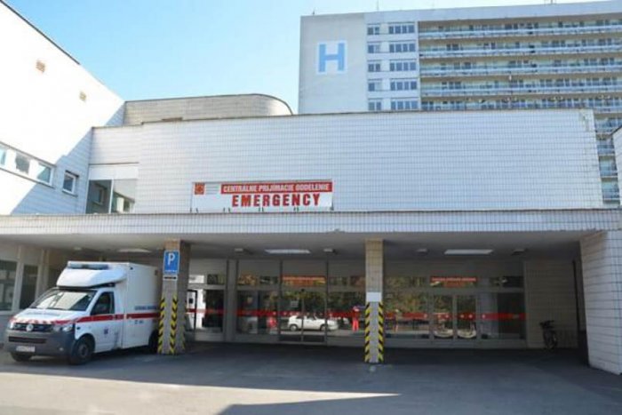 Ilustračný obrázok k článku Univerzitná NEMOCNICA v Bratislave ZAKÁZALA návštevy. TOTO je dôvod