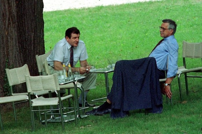 Ilustračný obrázok k článku Nevídaný program! RTVS odvysiela špeciálnu diskusiu s Klausom a Mečiarom