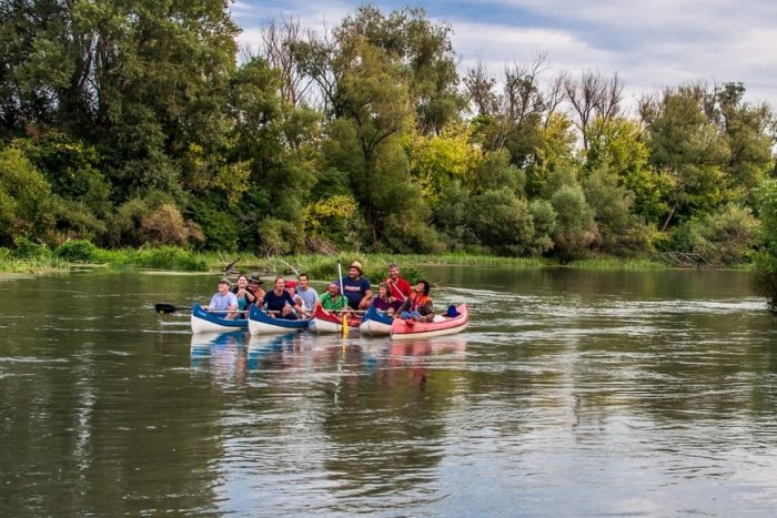 Ilustračný obrázok k článku Tip na výlet: Vyberte sa BAJKBUSOM a SPLAVBUSOM za zážitkami v okolí Bratislavy