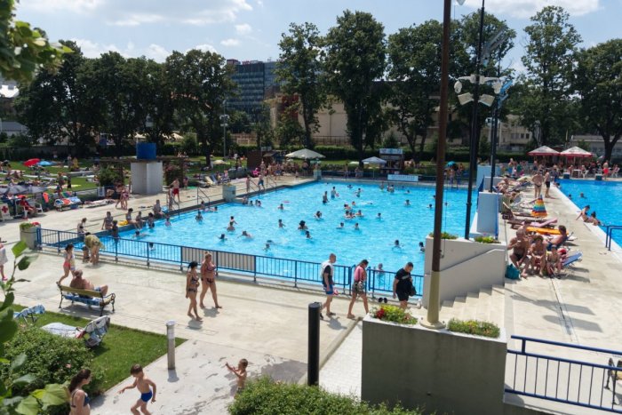 Ilustračný obrázok k článku Hygienici povolili prevádzku ďalších kúpalísk. Kde je kúpanie bezpečné?