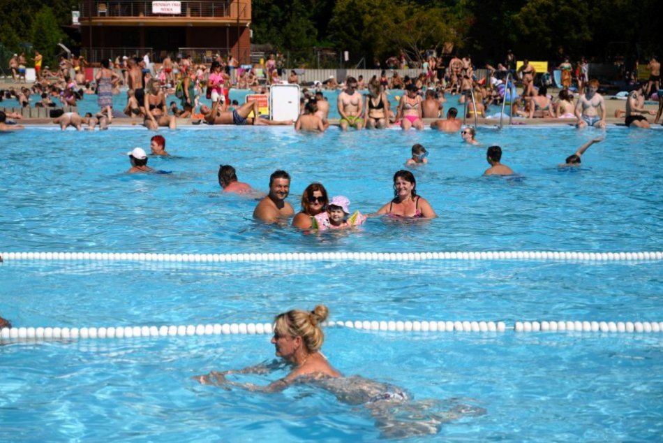 Ilustračný obrázok k článku Kúpalisko na juhu Slovenska zostáva ZATVORENÉ: Ľudia sa po rokoch dočkali REKONŠTRUKCIE