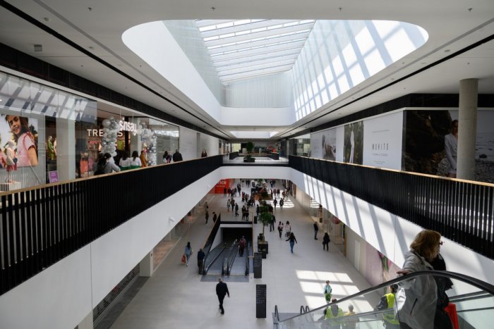 Ilustračný obrázok k článku SVET O SLOVENSKU: Obchody krachujúceho nemeckého módneho reťazca sú zachránené!