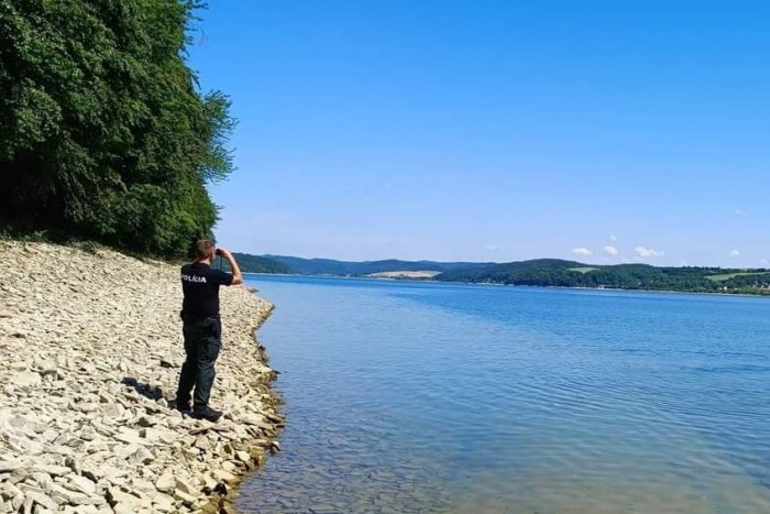 Ilustračný obrázok k článku Z Domaše vytiahli po takmer TROCH  týždňoch utopeného muža: Skočil do vody a už sa nevynoril