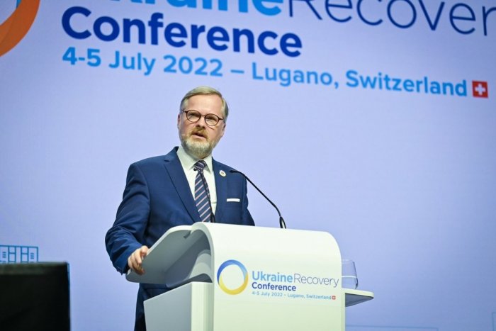 Ilustračný obrázok k článku Český premiér Petr Fiala: Do obnovy Ukrajiny musíme zapojiť celý svet!