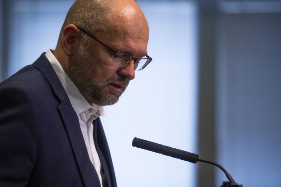 Ilustračný obrázok k článku Toto je HANBA a nie vláda, vyhlásil Sulík: Premiérovi pošle list so svojimi podmienkami