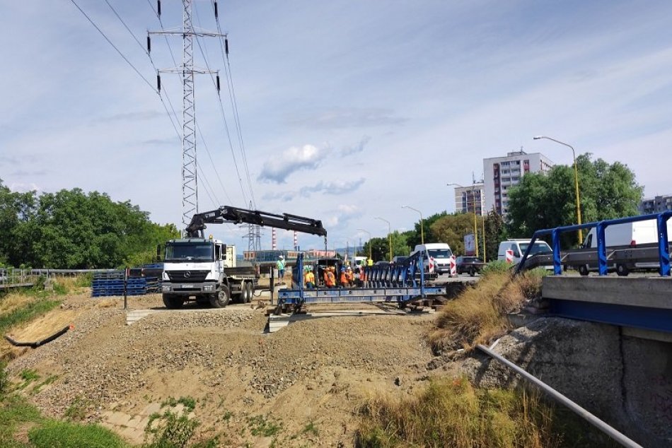 Ilustračný obrázok k článku Kontrolný deň na Slaneckej ceste: Ako pokročili práce a kedy si vodiči vydýchnu?