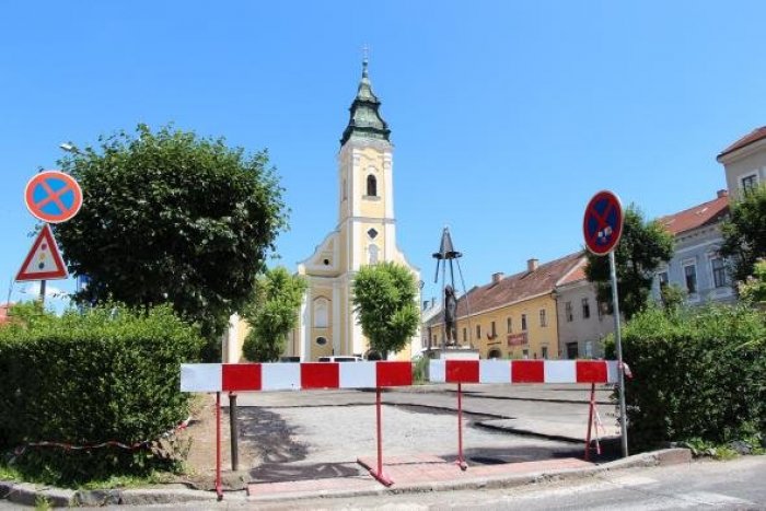 Ilustračný obrázok k článku NOVINKY na Kubínyiho námestí v Lučenci: Čo tam má pribudnúť počas leta?