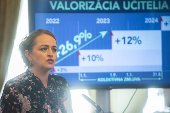 Ilustračný obrázok k článku V školstve budú RÁSŤ platy: Zamestnanci dostanú aj jednorazový PRÍSPEVOK