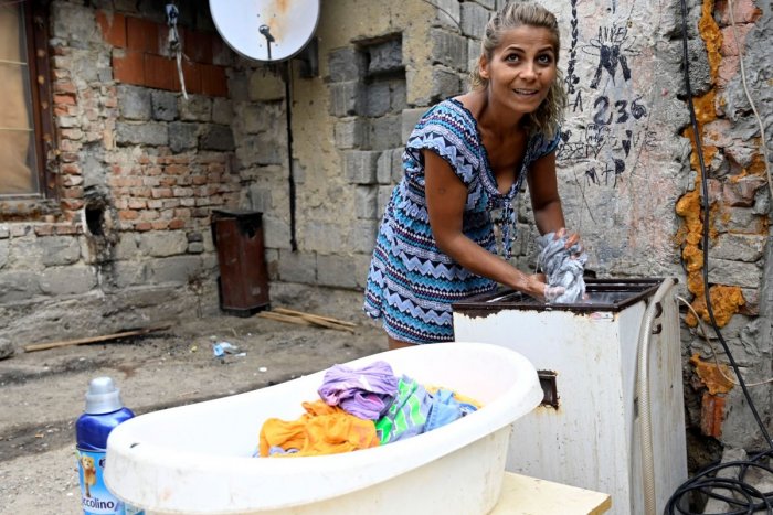 Ilustračný obrázok k článku Delegácia z EÚ hovorí o ŠKANDÁLE: Hanba, že u vás Rómovia žijú ako v STREDOVEKU! FOTO