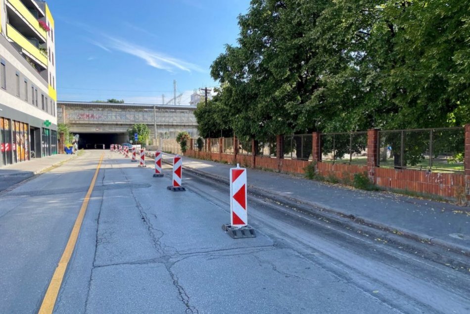 Ilustračný obrázok k článku Začala sa výstavba nového cyklochodníka: Spojí Zelenečskú s Námestím SNP