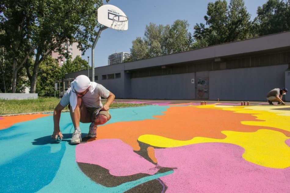 3D dizajn vyliatych vedier realizujú writeri z WallDesign