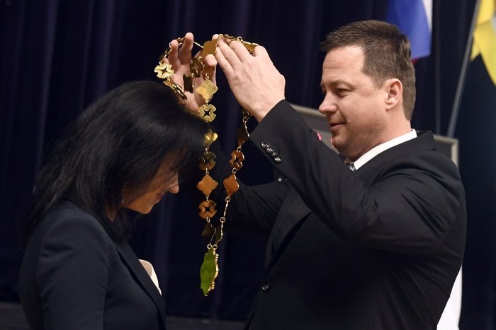 Ilustračný obrázok k článku Éra Henekovcov v Púchove môže pokračovať: Úradujúca primátorka ide do volieb