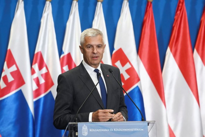 Ilustračný obrázok k článku Šéfovia diplomacie Česka a Rakúska zamierili na Ukrajinu: Korčok nešiel, má COVID!