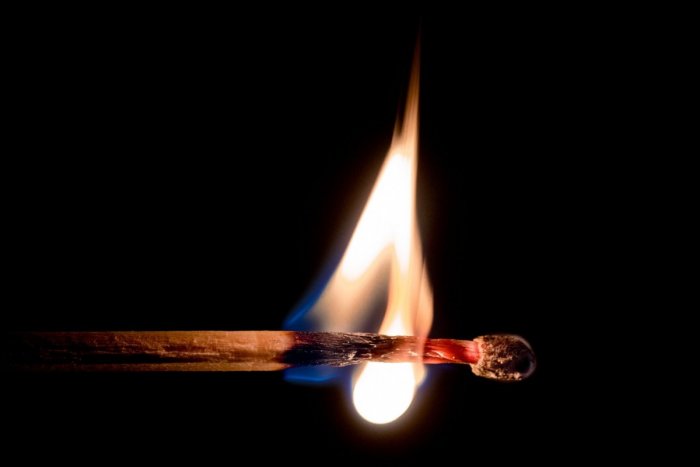 Ilustračný obrázok k článku Zverstvo priamo na ulici: Matku autistického chlapca UPÁLILI ZAŽIVA!