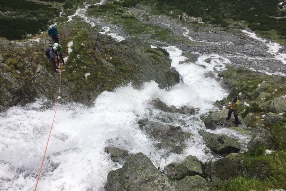 Ilustračný obrázok k článku Turistov vo Vysokých Tatrách prekvapila búrka: Záchranári mali plné ruky práce, FOTO