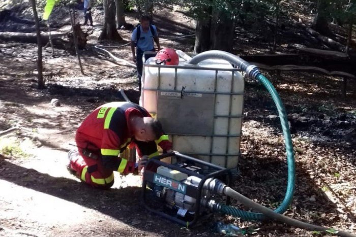 Ilustračný obrázok k článku S plameňmi už bojuje viac než sto hasičov: Požiar v Malej Lodine sa stále nepodarilo uhasiť