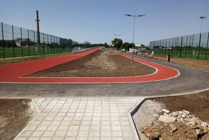 Ilustračný obrázok k článku Bežecký ovál na Slávii je hotový: Pribudli nové trasy aj korčuliarska dráha
