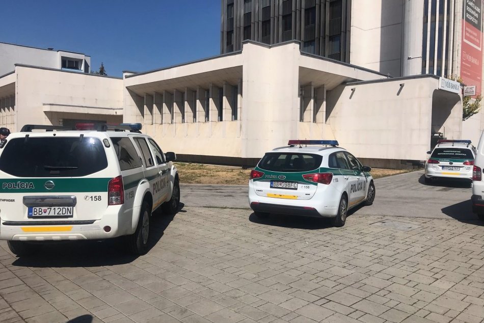 Ilustračný obrázok k článku Pomáhať a chrániť v PRAXI: Za všetko hovoria 3 PRÍBEHY z Banskobystrického kraja