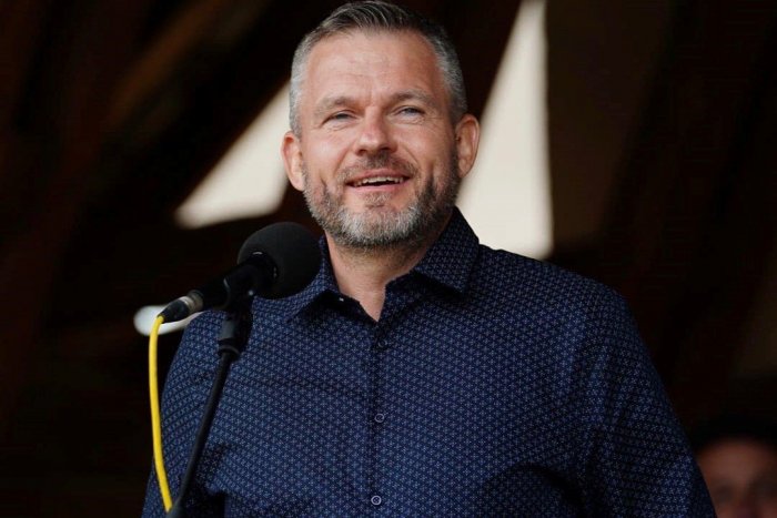 Ilustračný obrázok k článku Pellegrini vyzýva poslancov, aby podporili návrh Kollára: Som rád, že splnil SĽUB!