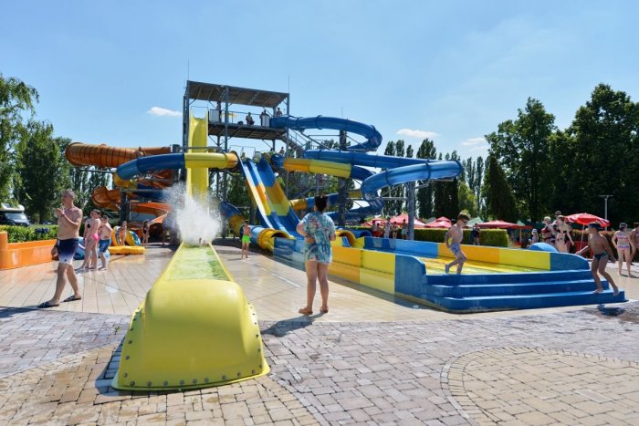 Ilustračný obrázok k článku Z Nitry vlakom priamo do thermalparku: Užite si výlet s výhodným aquapassom