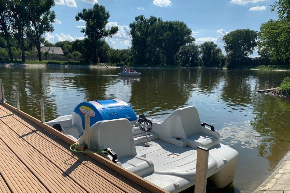 Ilustračný obrázok k článku Skvelý TIP na relax: Rybník v Devínskej Novej Vsi môžete preskúmať z VODNÉHO bicykla