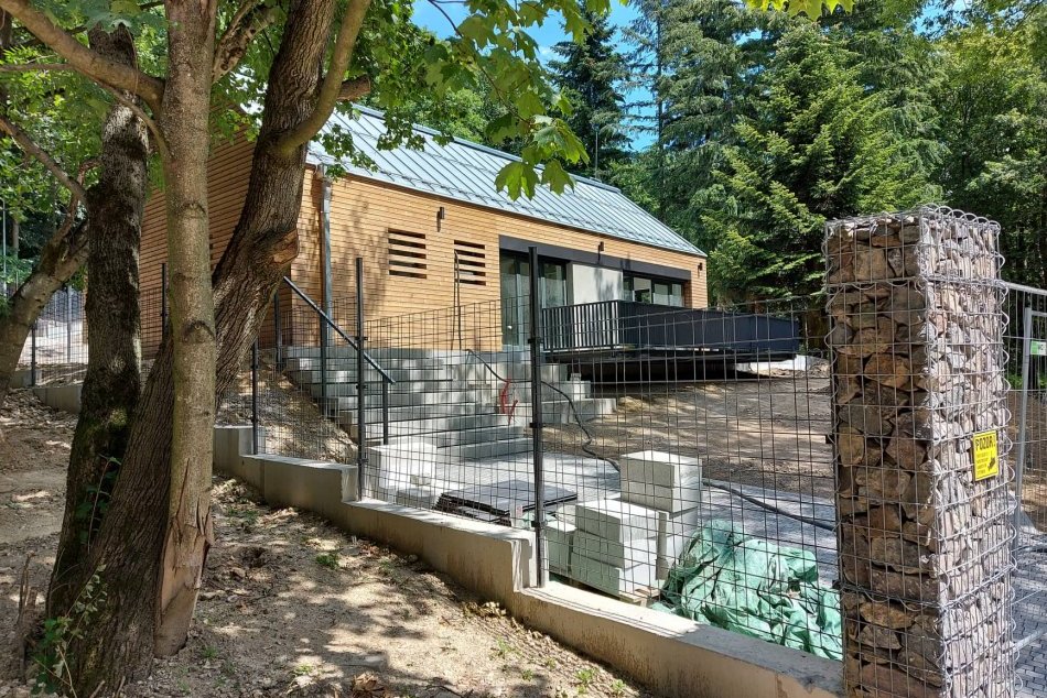 Ilustračný obrázok k článku Na Kolibe vyrástli štýlové DOMČEKY: Na čo budú Bratislavčanom slúžiť?