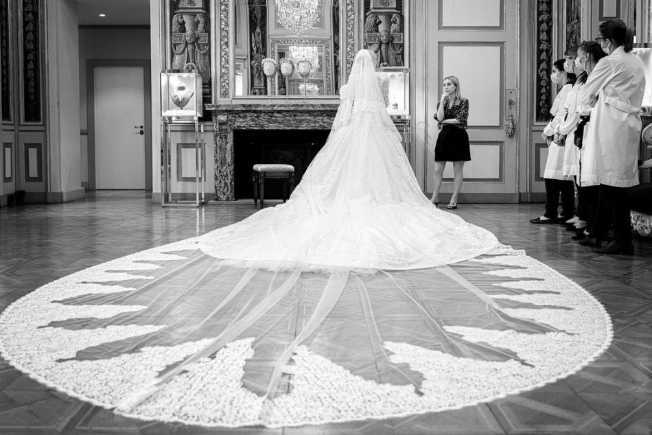 Ilustračný obrázok k článku Neter princeznej Diany si vzala o 32 rokov staršieho milionára: Svadobné VIDEO ako z rozprávky!