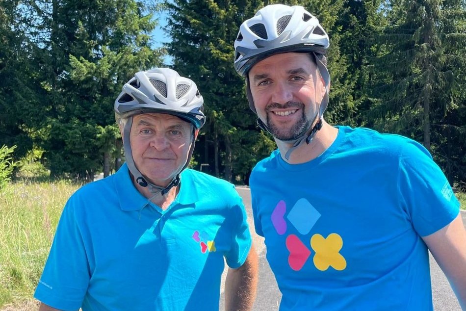 Ilustračný obrázok k článku Lunterovci vymenili obleky za športové OUTFITY: Kam sa vybrali na bicykloch? FOTO