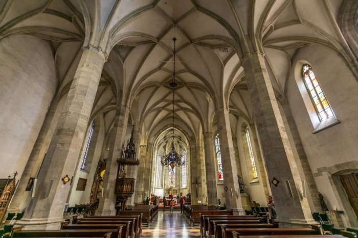 Ilustračný obrázok k článku Bratislavčania sa môžu ROZLÚČIŤ s kardinálom Tomkom: Vystavia rakvu s jeho telesnými ostatkami