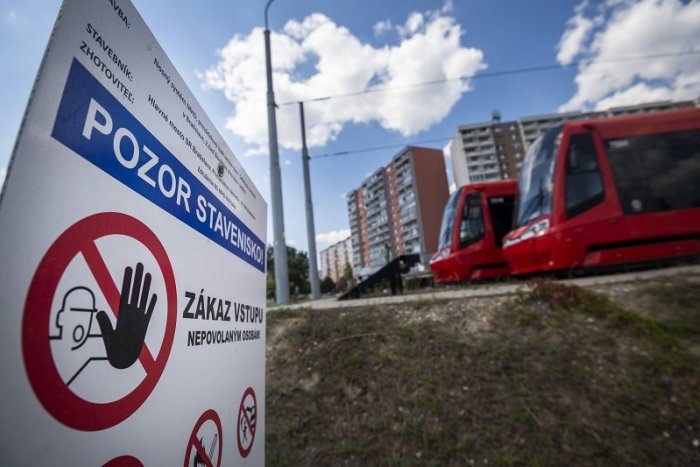 Ilustračný obrázok k článku Pohnú sa konečne práce na električkovej trati v Petržalke? Vedenie mesta urobilo ROZHODNÝ krok