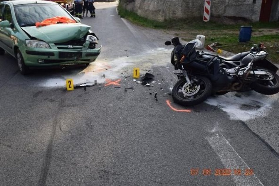 Ilustračný obrázok k článku Polícia hovorí o záhadnej POLHODINE: Havarovali 3 motorkári, zasahoval aj vrtuľník, FOTO