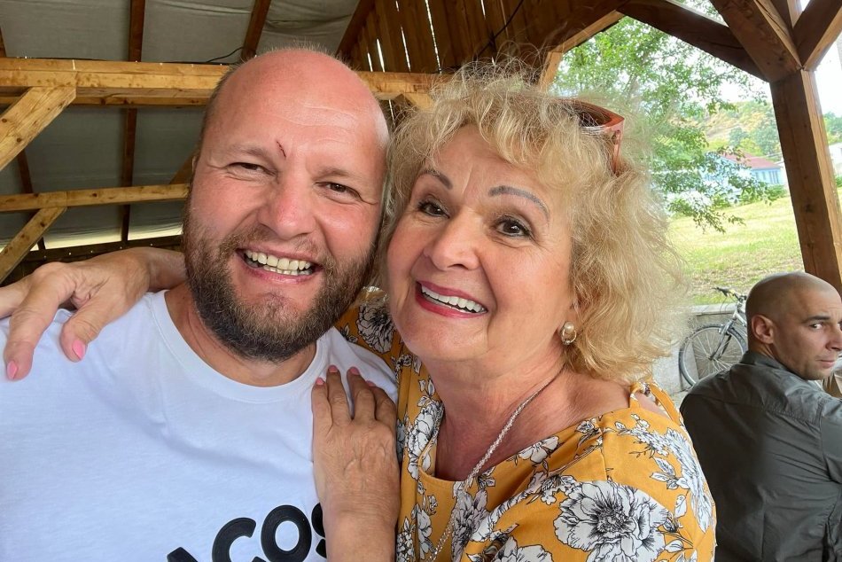 Ilustračný obrázok k článku VYSMIATY Naď sa pochválil fotkou s Gizkou Oňovou! Čo ich dalo DOKOPY? FOTO