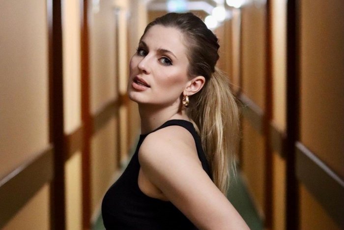 Ilustračný obrázok k článku Moderátorka tvrdí, že ju OBŤAŽOVAL primátor: Pritlačil ma k sebe a rukou išiel až na zadok!