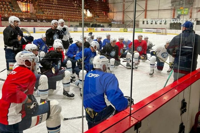 Ilustračný obrázok k článku Nitra angažovala 15-ročného hokejistu: Zopakuje úspech Adama Sýkoru?