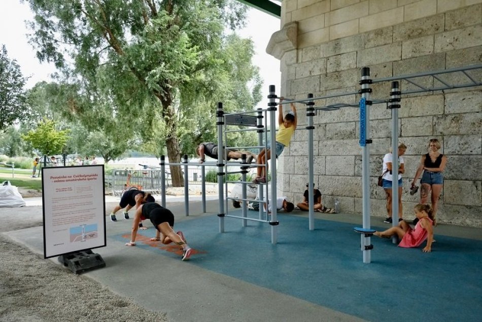 Ilustračný obrázok k článku Bratislavčania, šup do trenírok! Otvorili CVIČKÁ - parádne IHRISKÁ s tréningovým programom