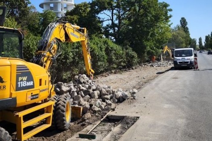 Ilustračný obrázok k článku V Trnave pribudne nová cyklotrasa a chodník pre peších: Práce sa už rozbehli