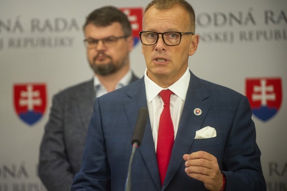 Ilustračný obrázok k článku Vyššiu cenu elektriny od januára pripustil aj Kollár: Aký odkaz má pre ľudí a čo sľubuje?