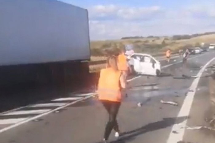 Ilustračný obrázok k článku Hrôza, čo sa dialo na mieste TRAGICKEJ nehody: Namiesto pomoci si muž točil VIDEO