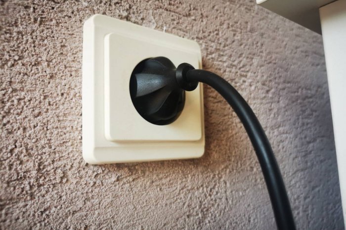 Ilustračný obrázok k článku Hľadá sa dodávateľ: Odkiaľ bude mať ELEKTRINU Zvolen či mestské školy?