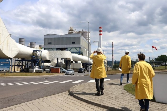 Ilustračný obrázok k článku Najhorší scenár sa naplnil: Štát NEPOMOHOL, hlinikáreň Slovalco definitívne ZASTAVÍ výrobu!